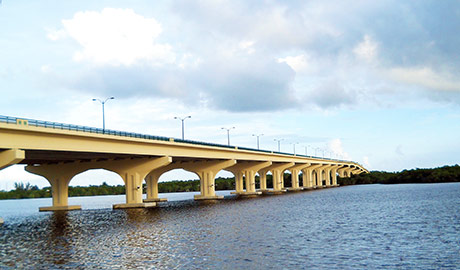 Veterans Memorial Bridge